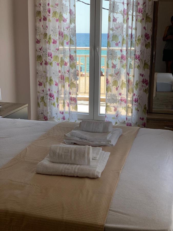 "Breeze" Front To The Sea - Hakidiki Villa Flogita Dış mekan fotoğraf